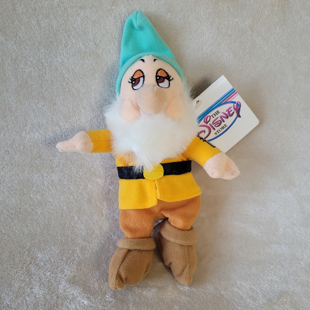 Disney Parks Snow White 7 Dwarfs Bashful 9" Beanie Bag Plush New Condition